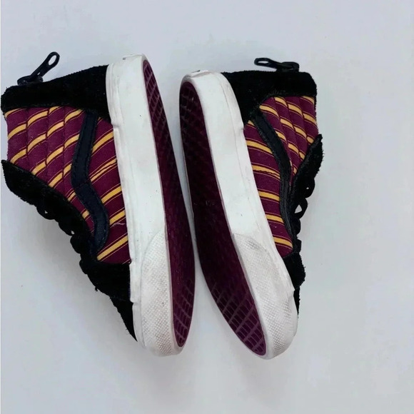 Vans Off the Wall SK8 High Top Harry Potter Gryffindor Sneakers - Picture 3 of 7